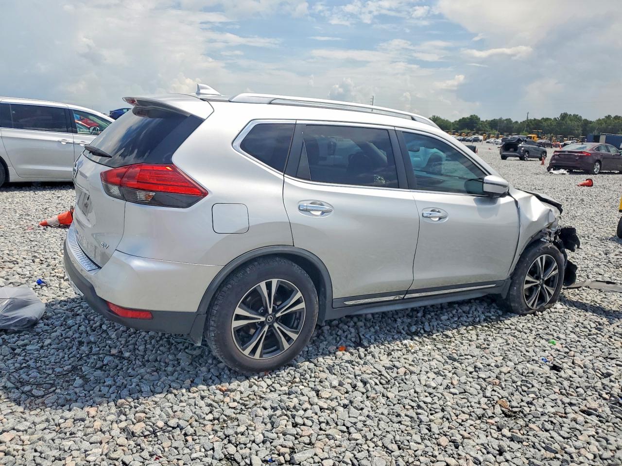2017 NISSAN ROGUE SL — снимка 3