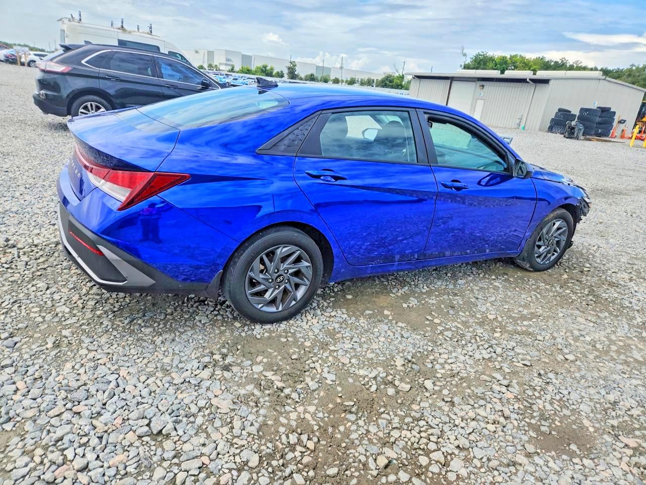 2024 HYUNDAI ELANTRA SEL — снимка 3