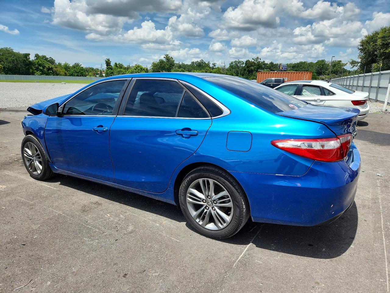 2017 TOYOTA CAMRY SE — снимка 2