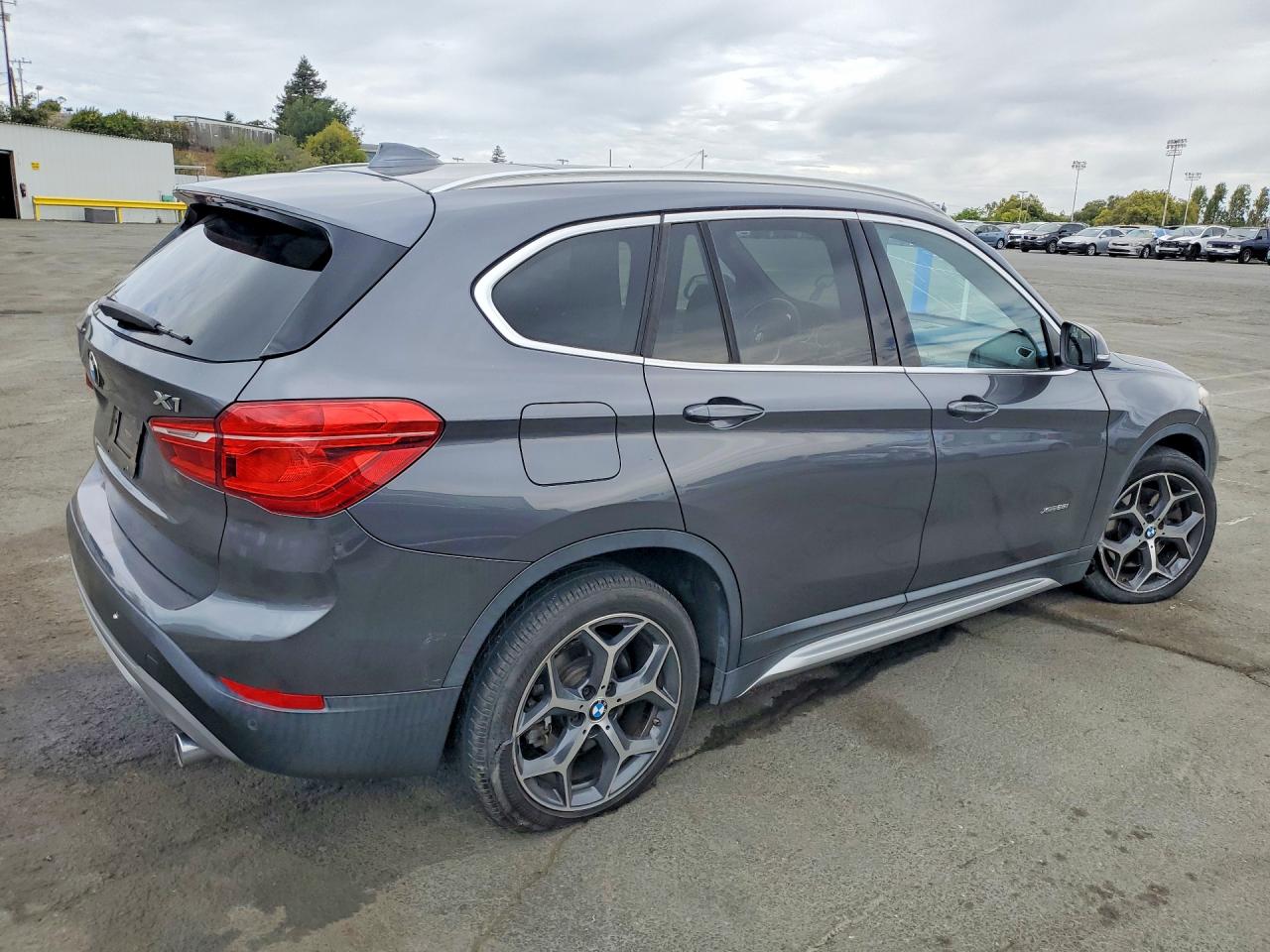 2018 BMW X1 XDRIVE28I — снимка 3
