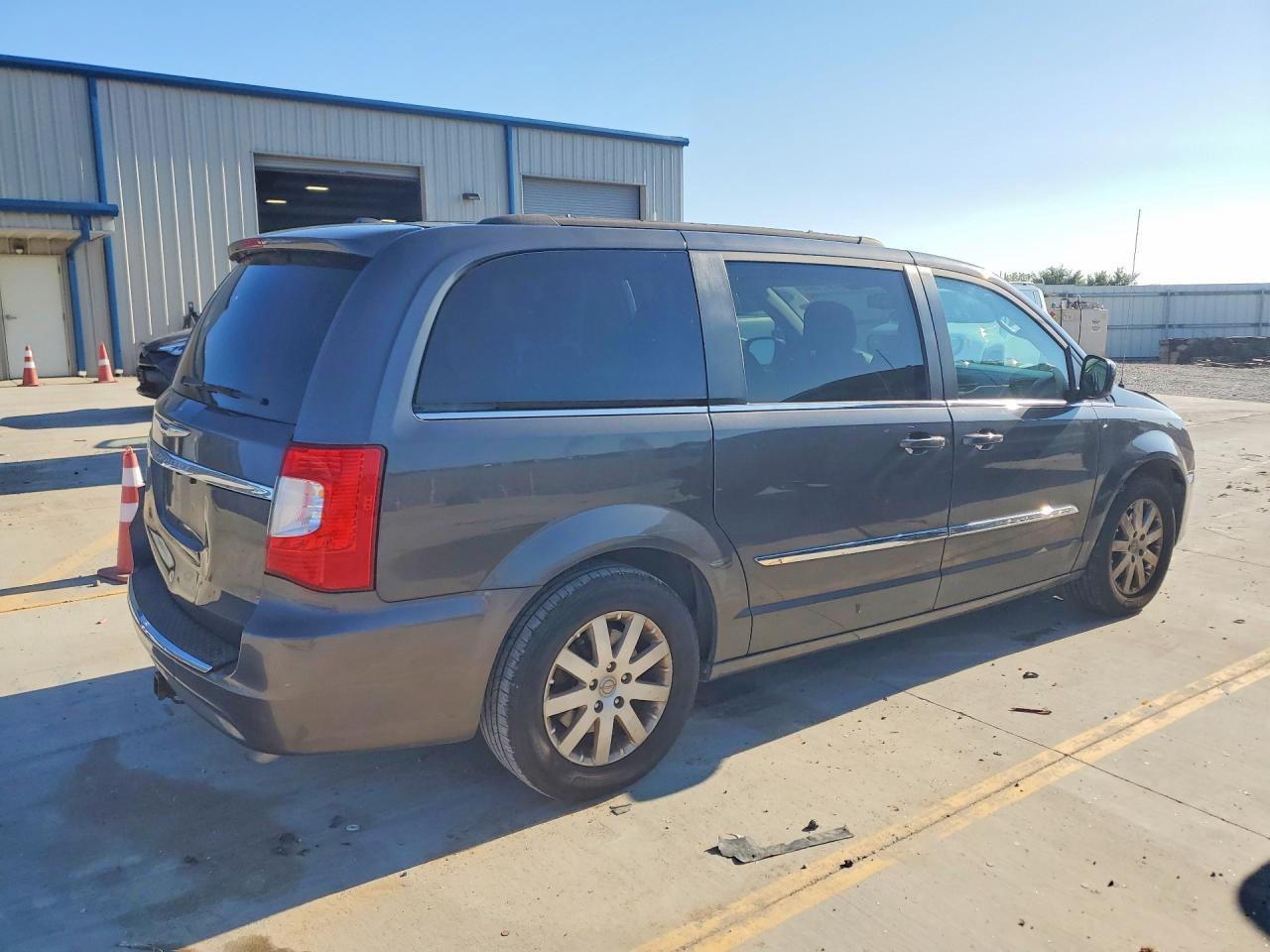 2016 CHRYSLER TOWN & COUNTRY TOURING — снимка 3