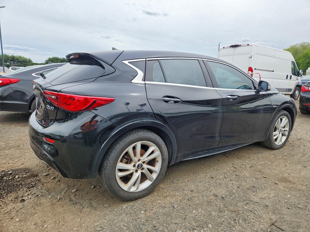 2018 INFINITI QX30 LUXURY — снимка 3