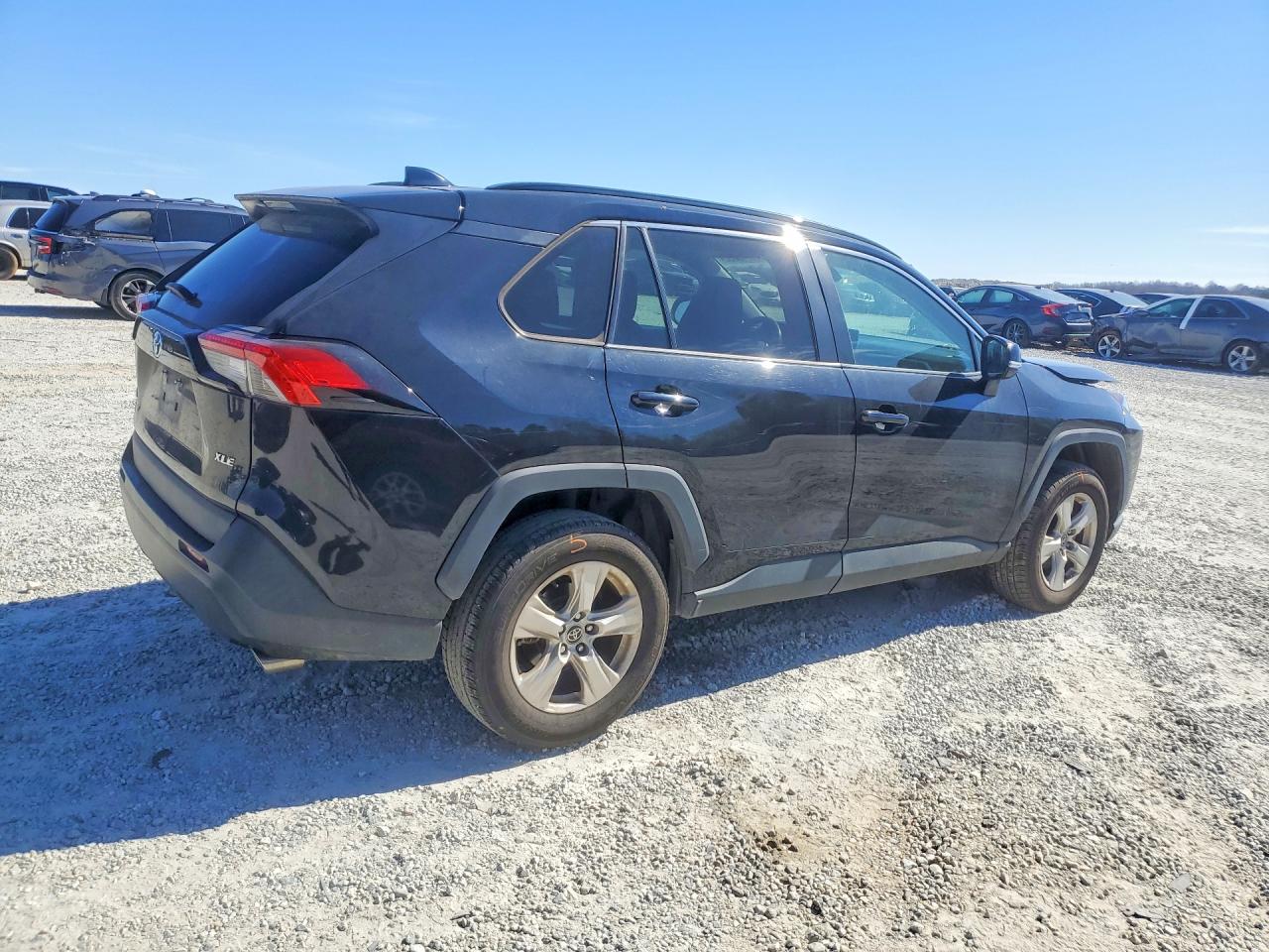 2021 TOYOTA RAV4 XLE — снимка 3