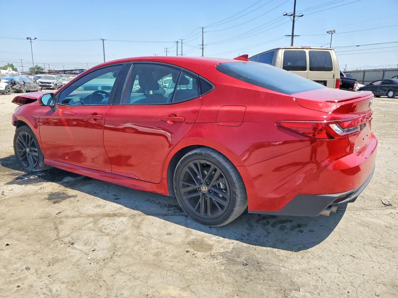 2025 TOYOTA CAMRY SE — снимка 2