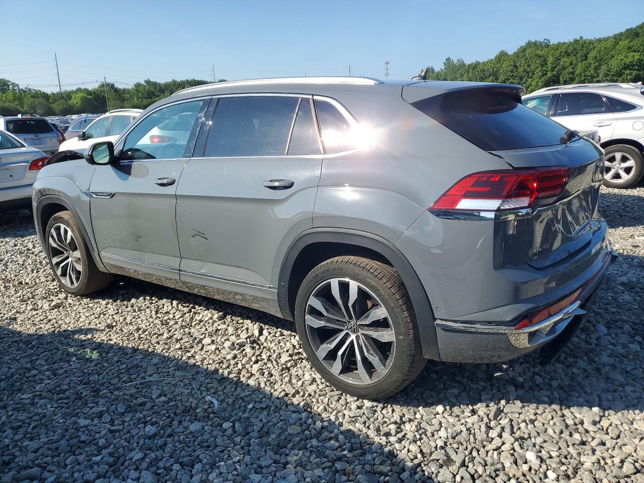 2023 VOLKSWAGEN ATLAS CROSS SPORT SEL PREMIUM R-LINE — снимка 2