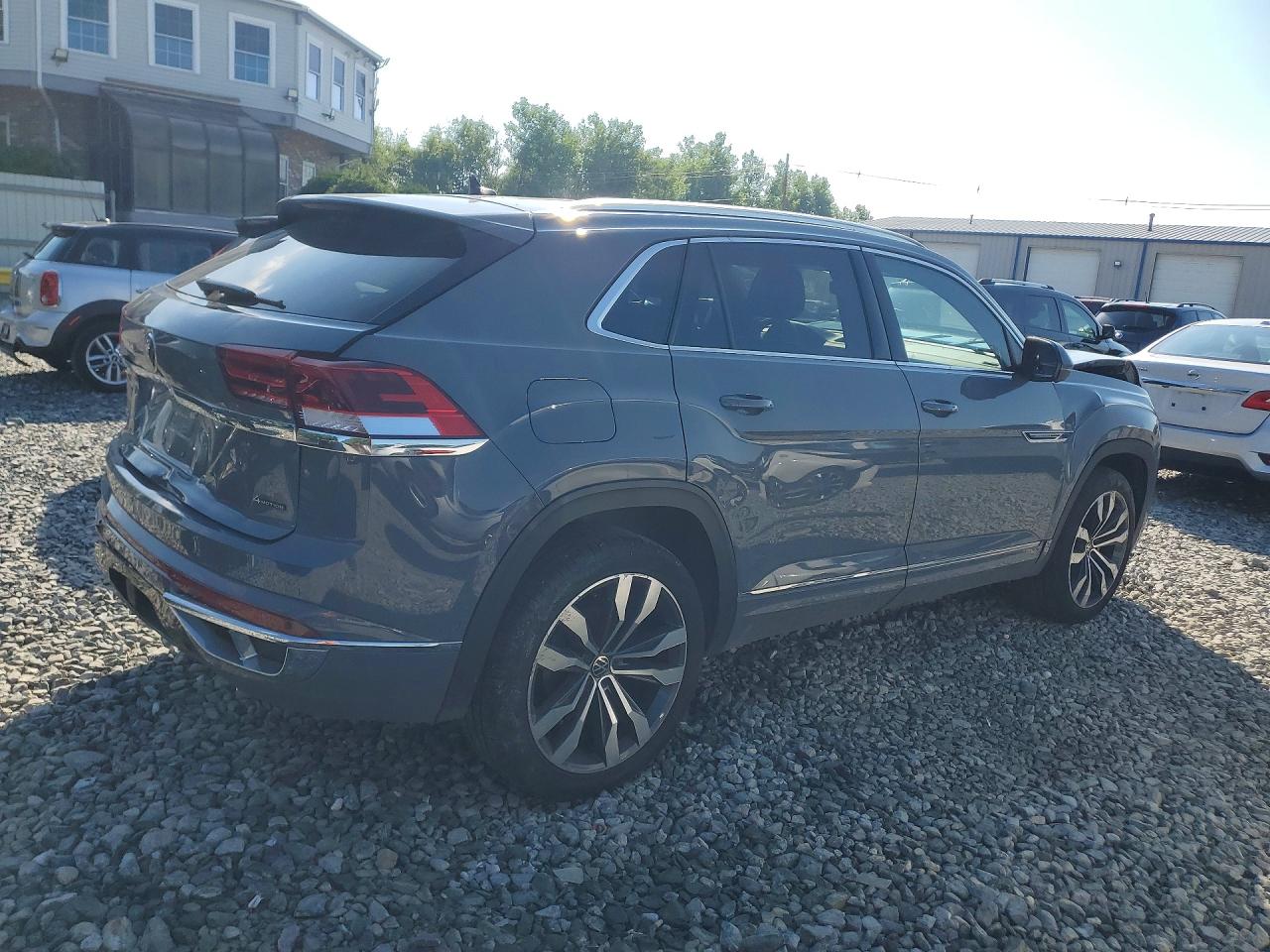2023 VOLKSWAGEN ATLAS CROSS SPORT SEL PREMIUM R-LINE — снимка 3