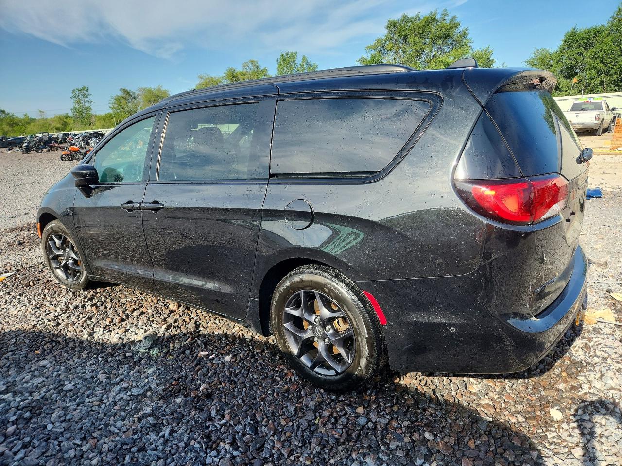 2019 CHRYSLER PACIFICA TOURING L PLUS — снимка 2