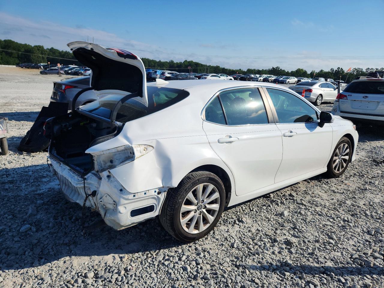 2019 TOYOTA CAMRY LE — снимка 3