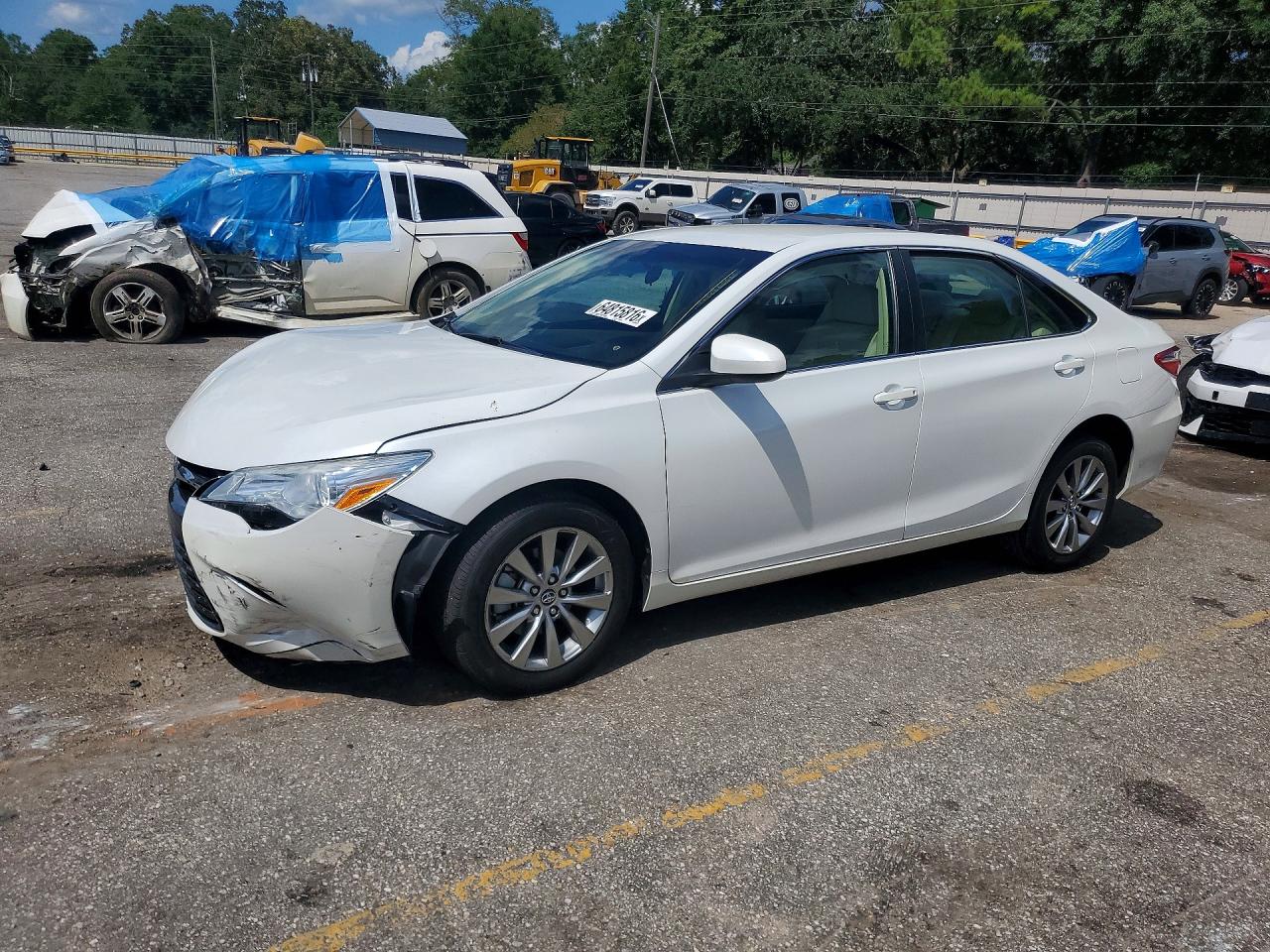 2016 TOYOTA CAMRY XLE