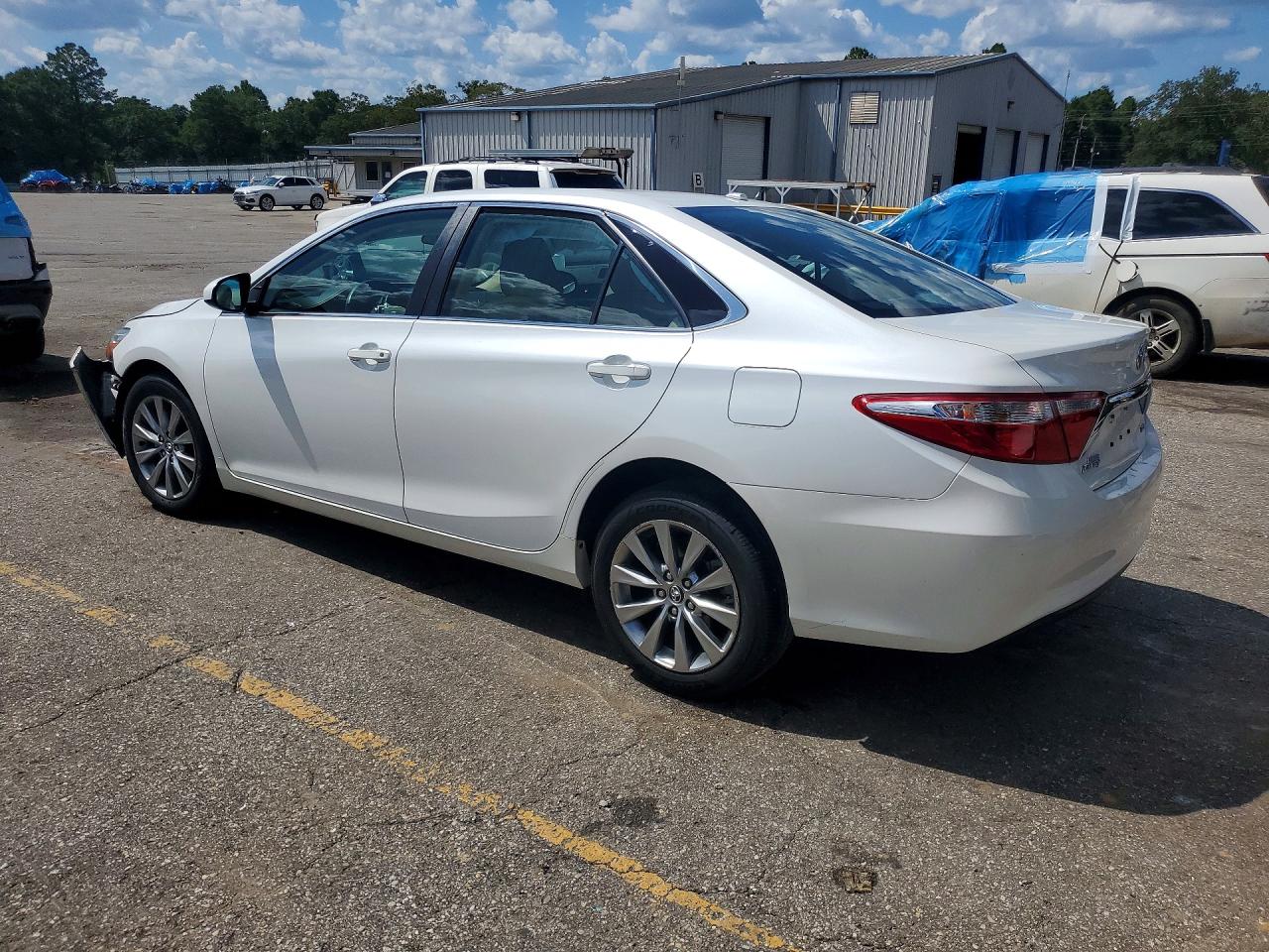 2016 TOYOTA CAMRY XLE — снимка 2