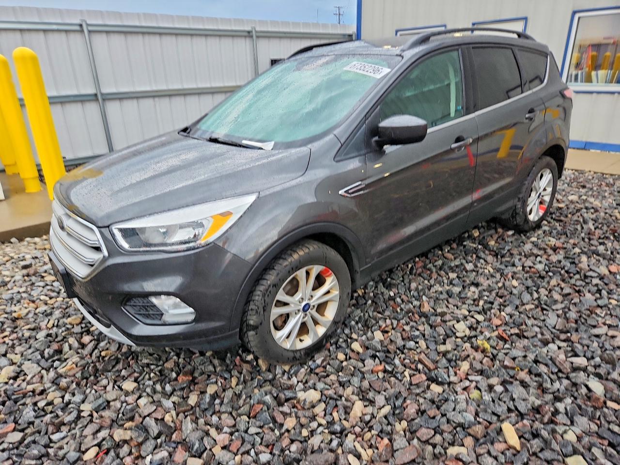 2018 FORD ESCAPE SE