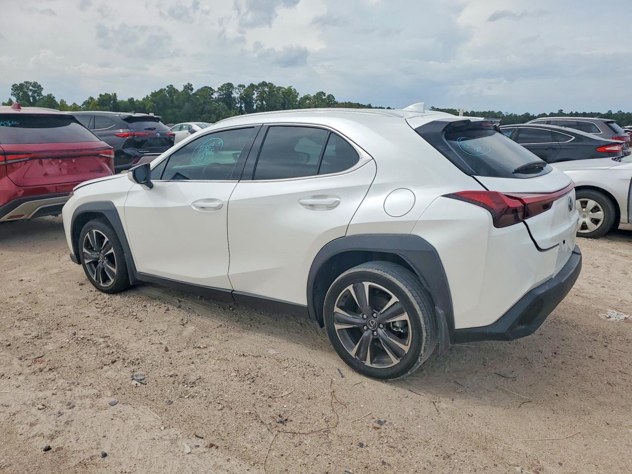 2025 LEXUS UX 300H BASE — снимка 2