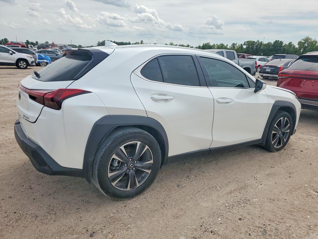 2025 LEXUS UX 300H BASE — снимка 3
