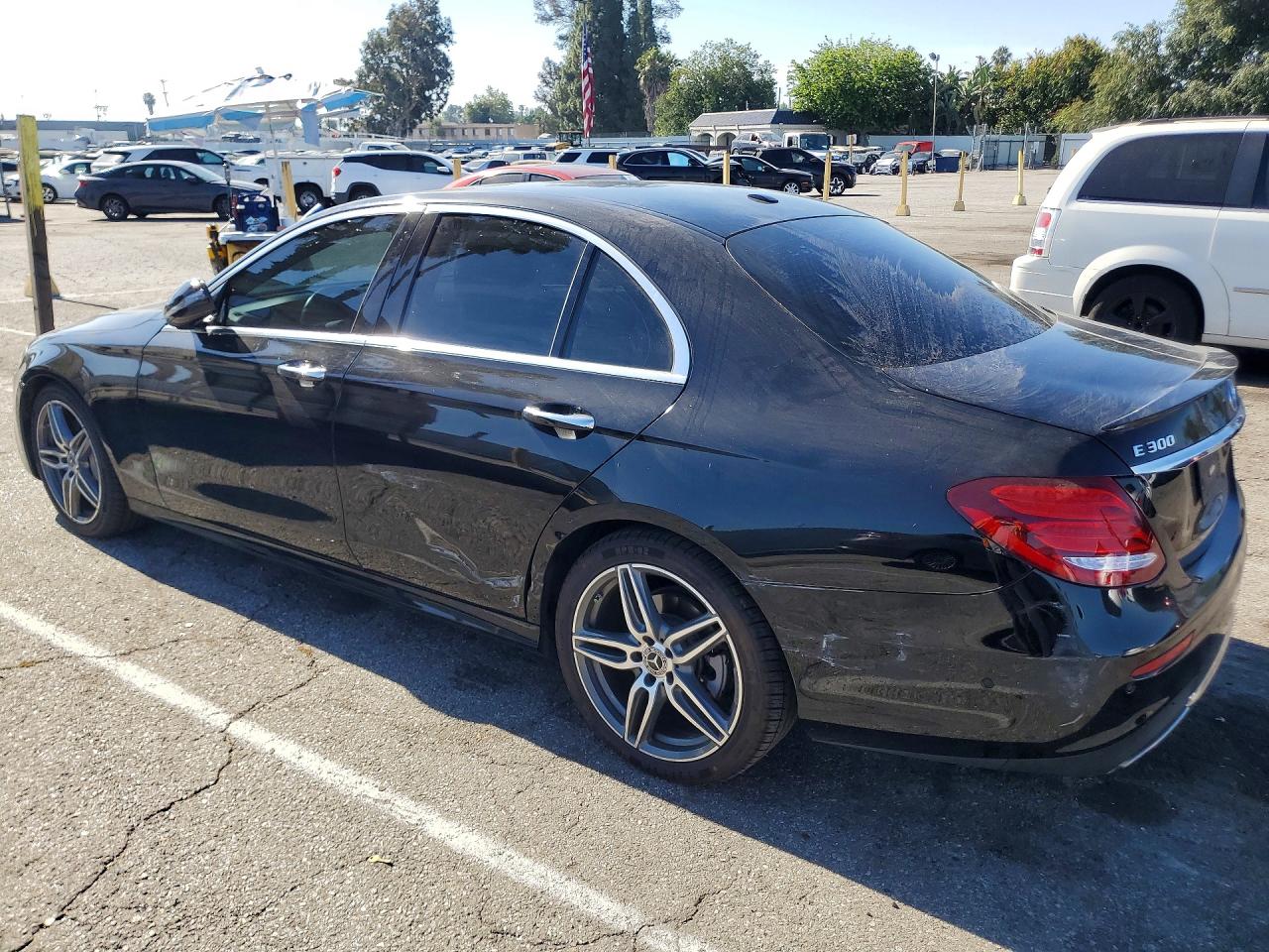 2018 MERCEDES-BENZ E 300 — снимка 2