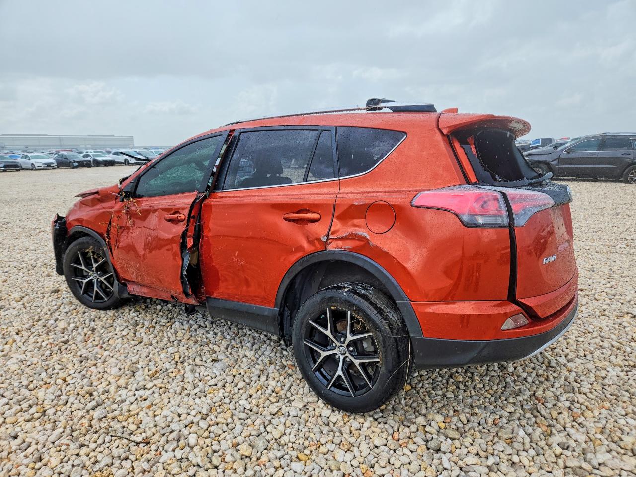 2016 TOYOTA RAV4 SE — снимка 2