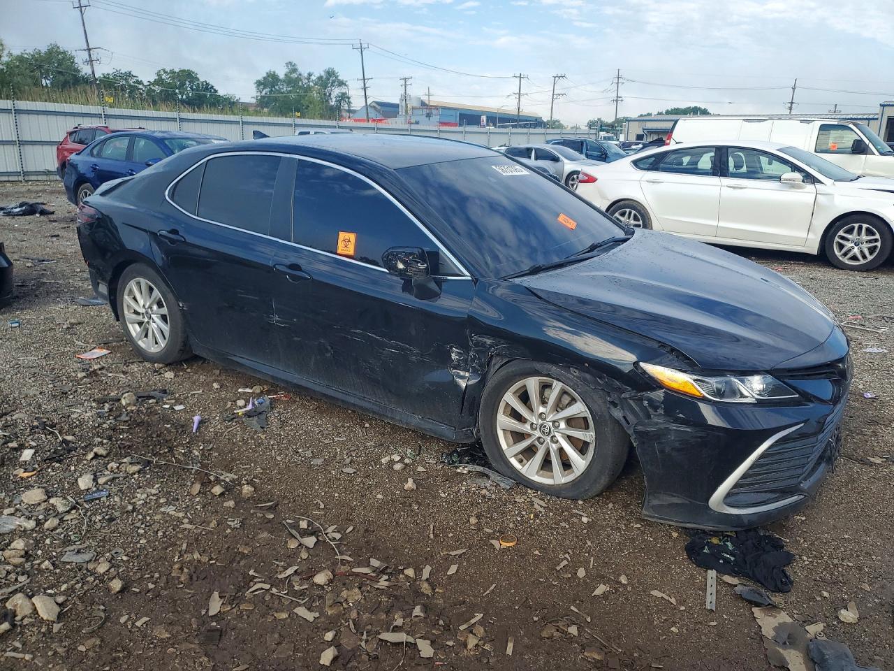 2021 TOYOTA CAMRY LE — снимка 4