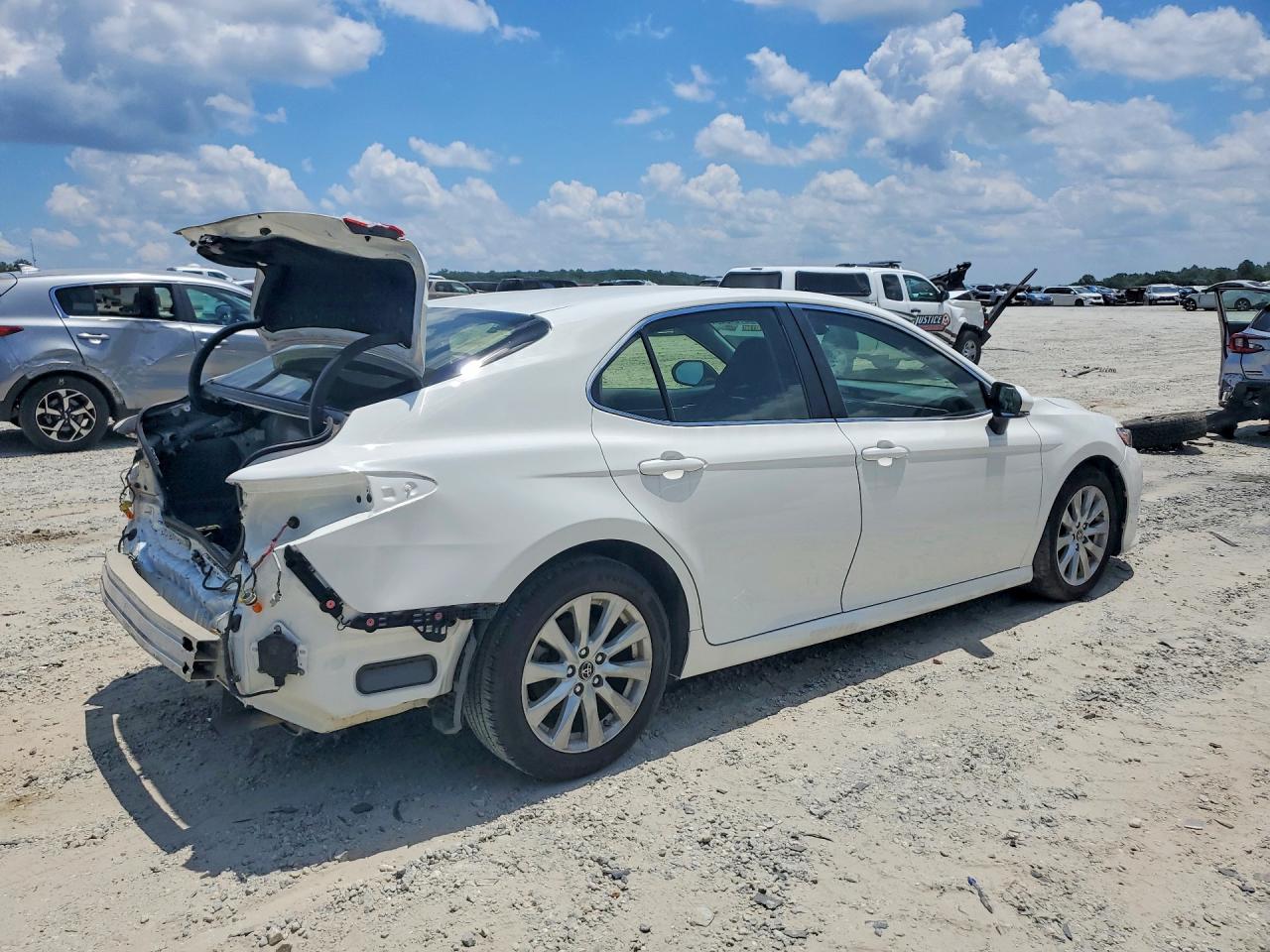 2018 TOYOTA CAMRY LE — снимка 3
