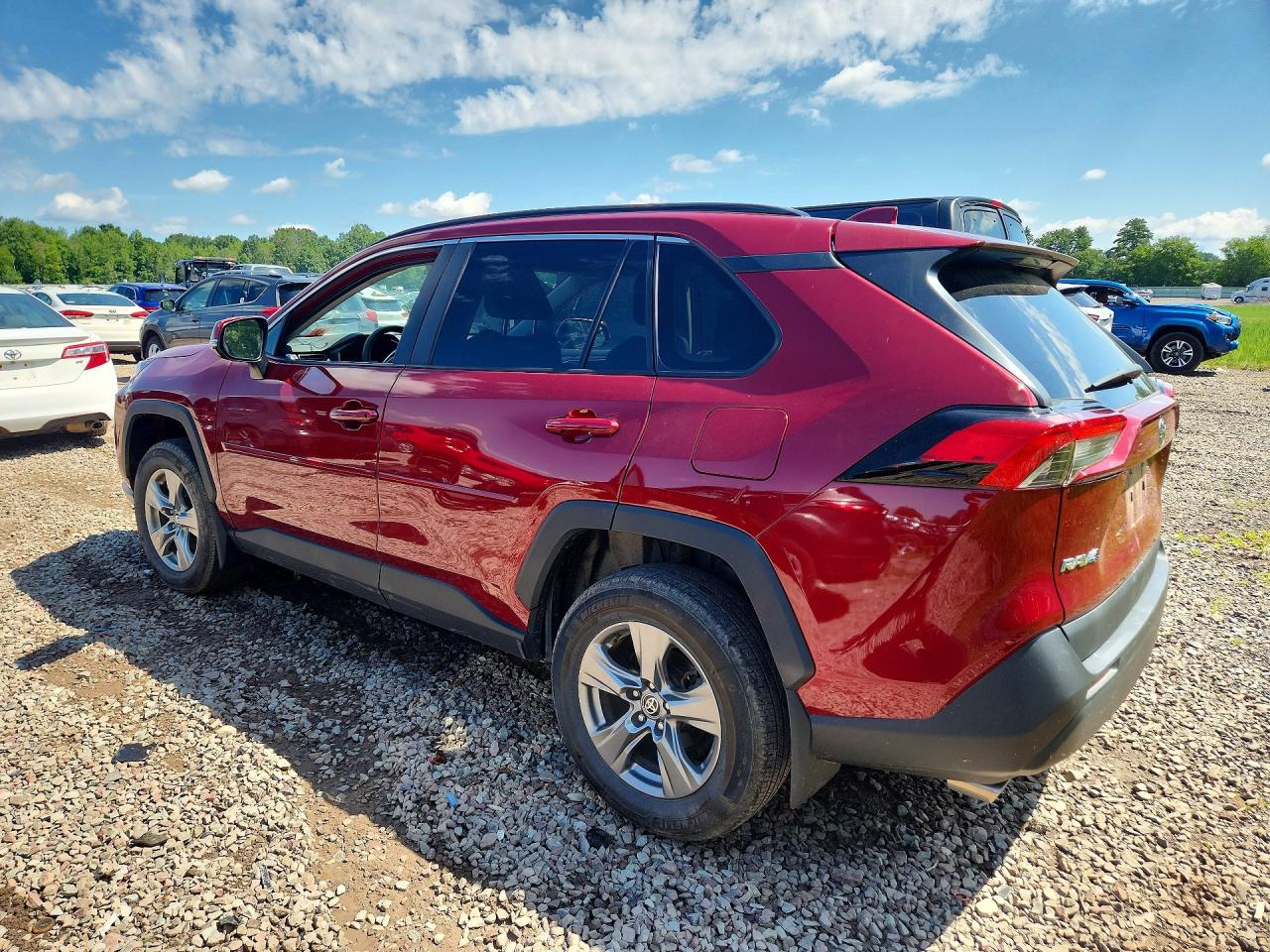 2024 TOYOTA RAV4 XLE — снимка 2