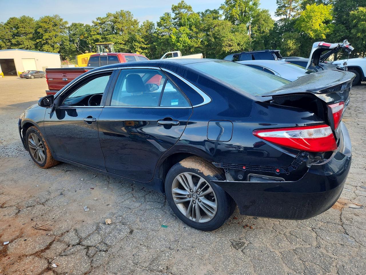 2017 TOYOTA CAMRY SE — снимка 2