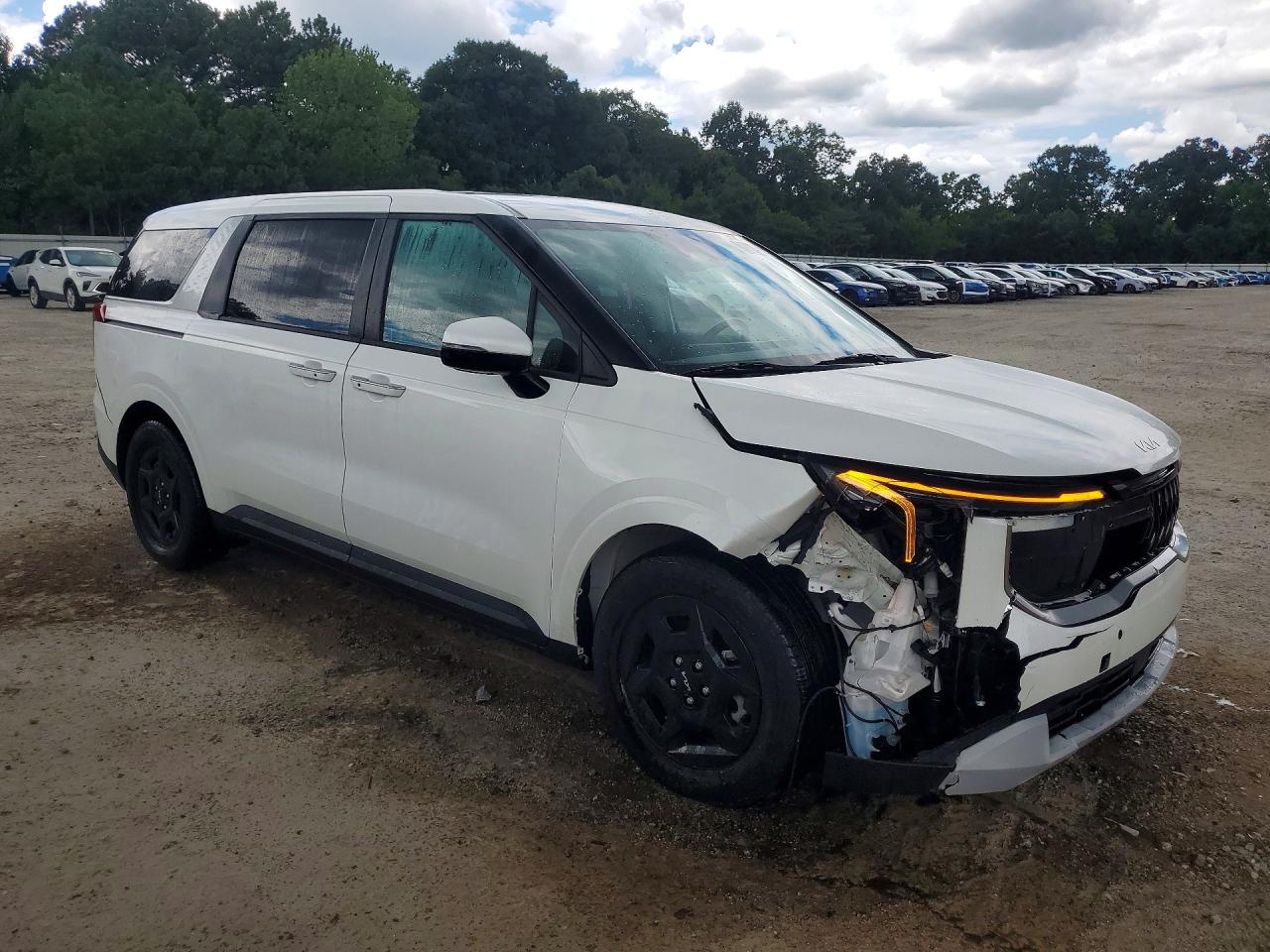 2025 KIA CARNIVAL LXS — снимка 4