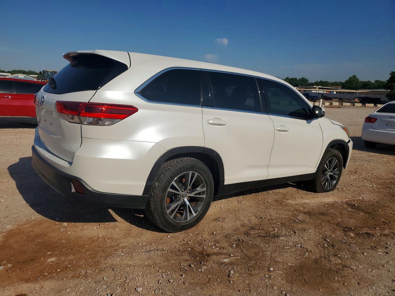 2019 TOYOTA HIGHLANDER LE — снимка 3
