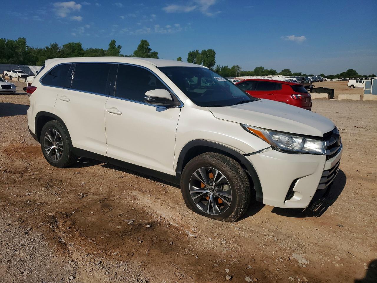 2019 TOYOTA HIGHLANDER LE — снимка 4