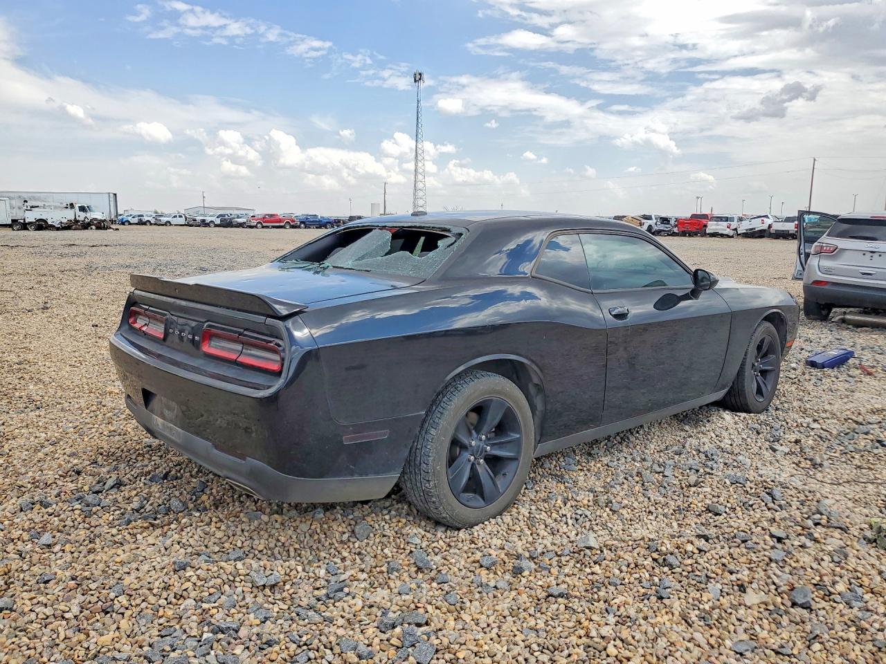 2018 DODGE CHALLENGER SXT — снимка 3