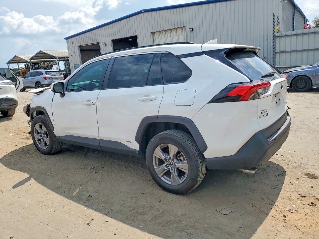 2022 TOYOTA RAV4 XLE — снимка 2