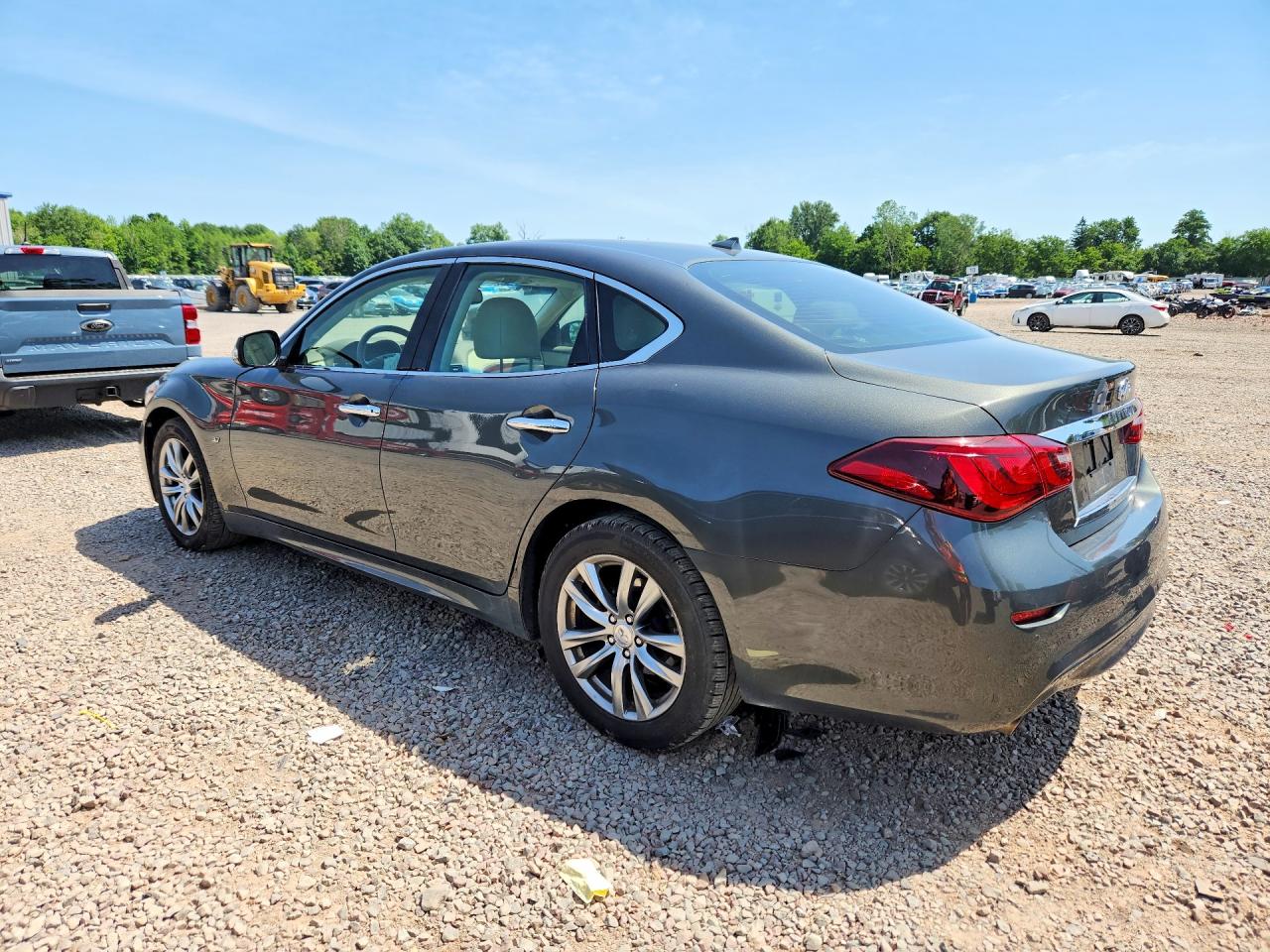 2015 INFINITI Q70 3.7 — снимка 2