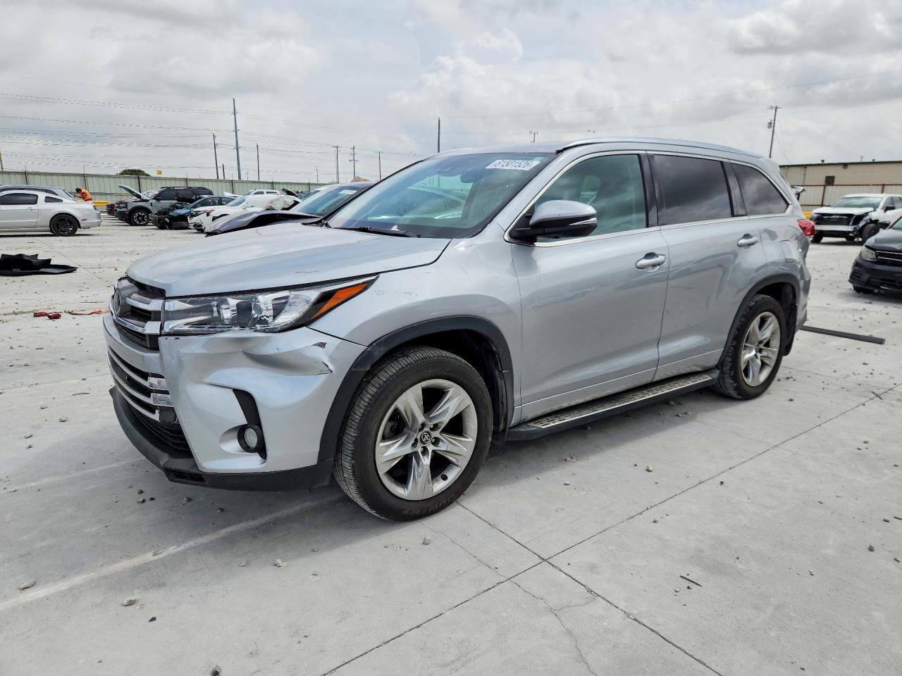 2017 TOYOTA HIGHLANDER LIMITED