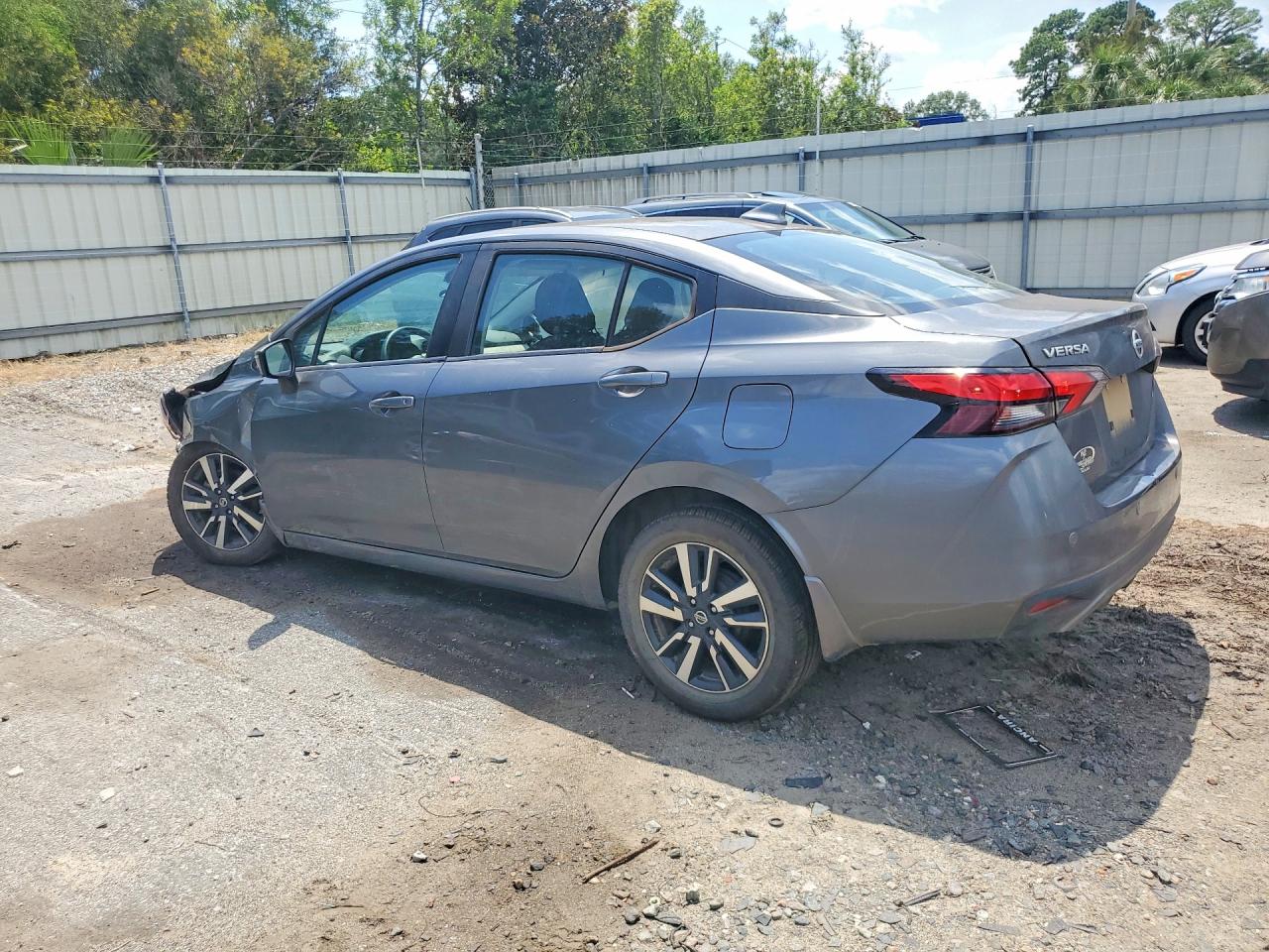 2021 NISSAN VERSA SV — снимка 2