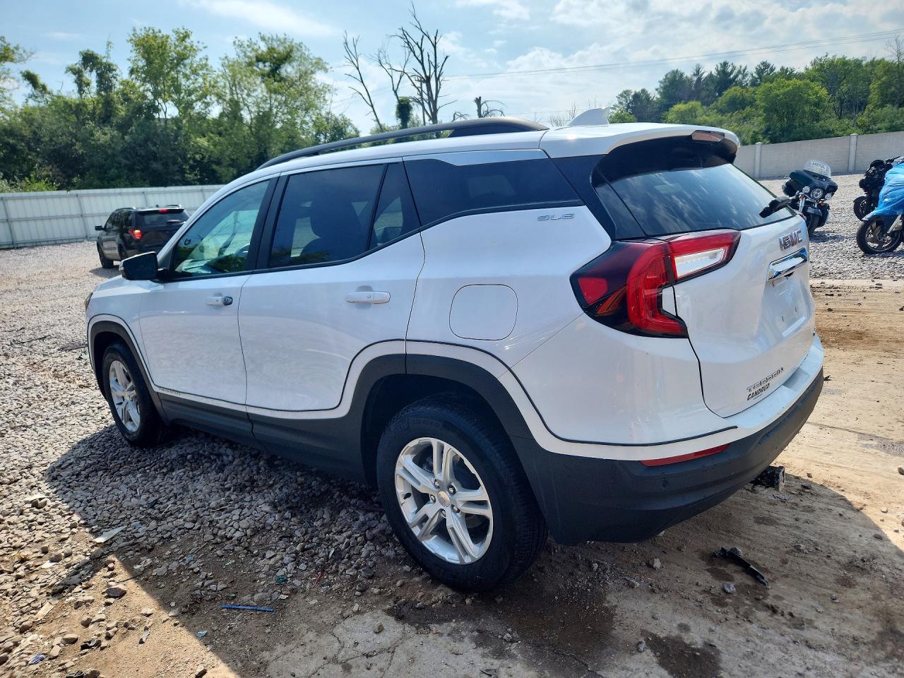 2023 GMC TERRAIN SLE — снимка 2