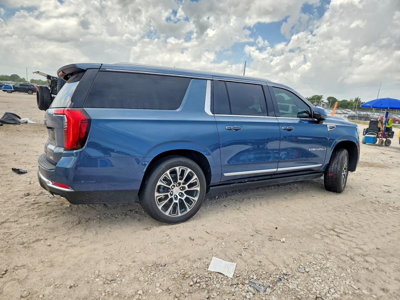 2025 GMC YUKON XL DENALI — снимка 3
