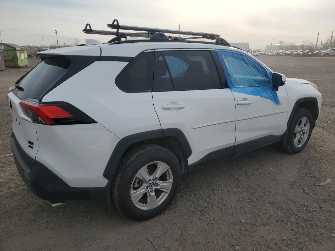 2021 TOYOTA RAV4 XLE — снимка 3