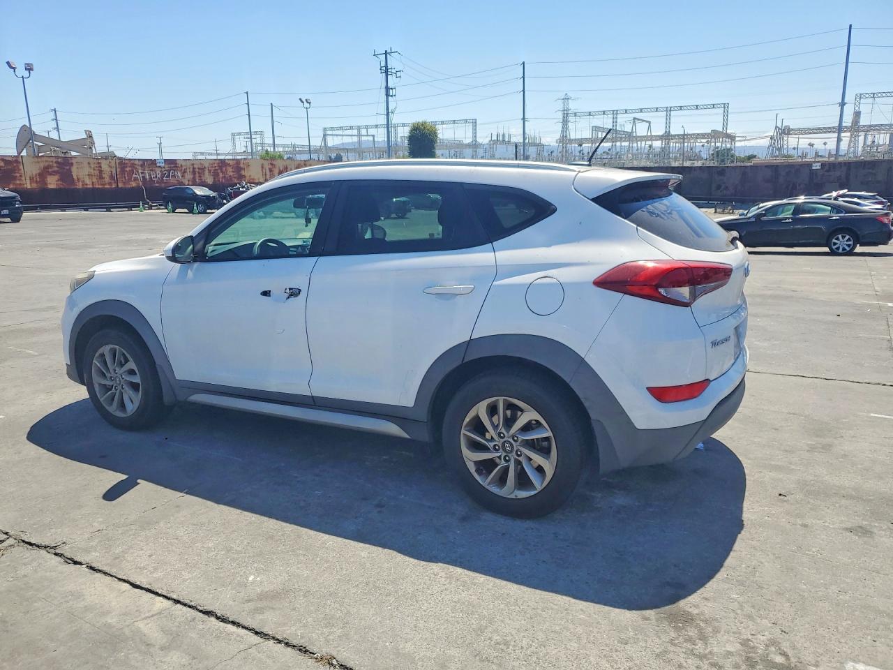 2017 HYUNDAI TUCSON SE — снимка 2