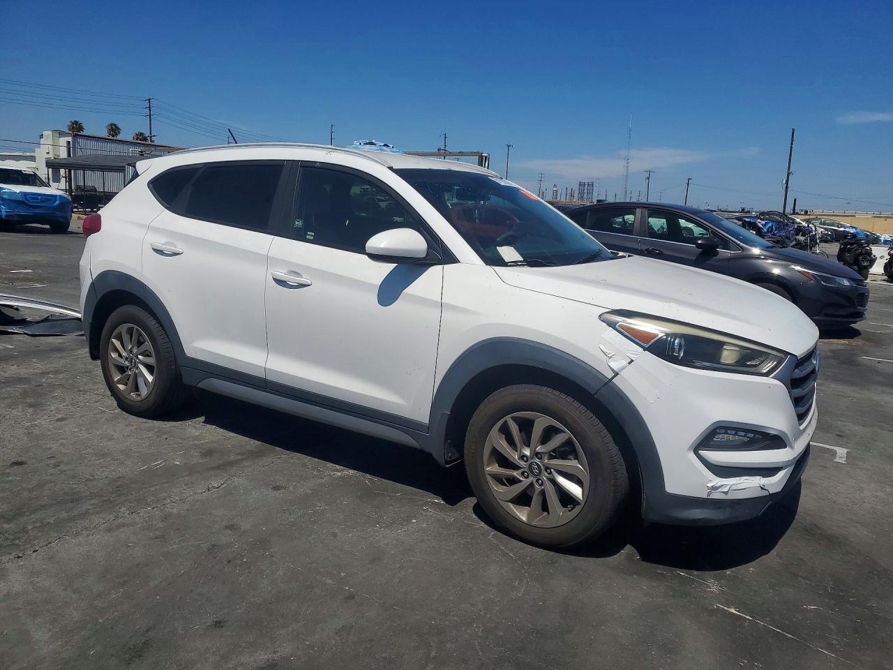 2017 HYUNDAI TUCSON SE — снимка 4