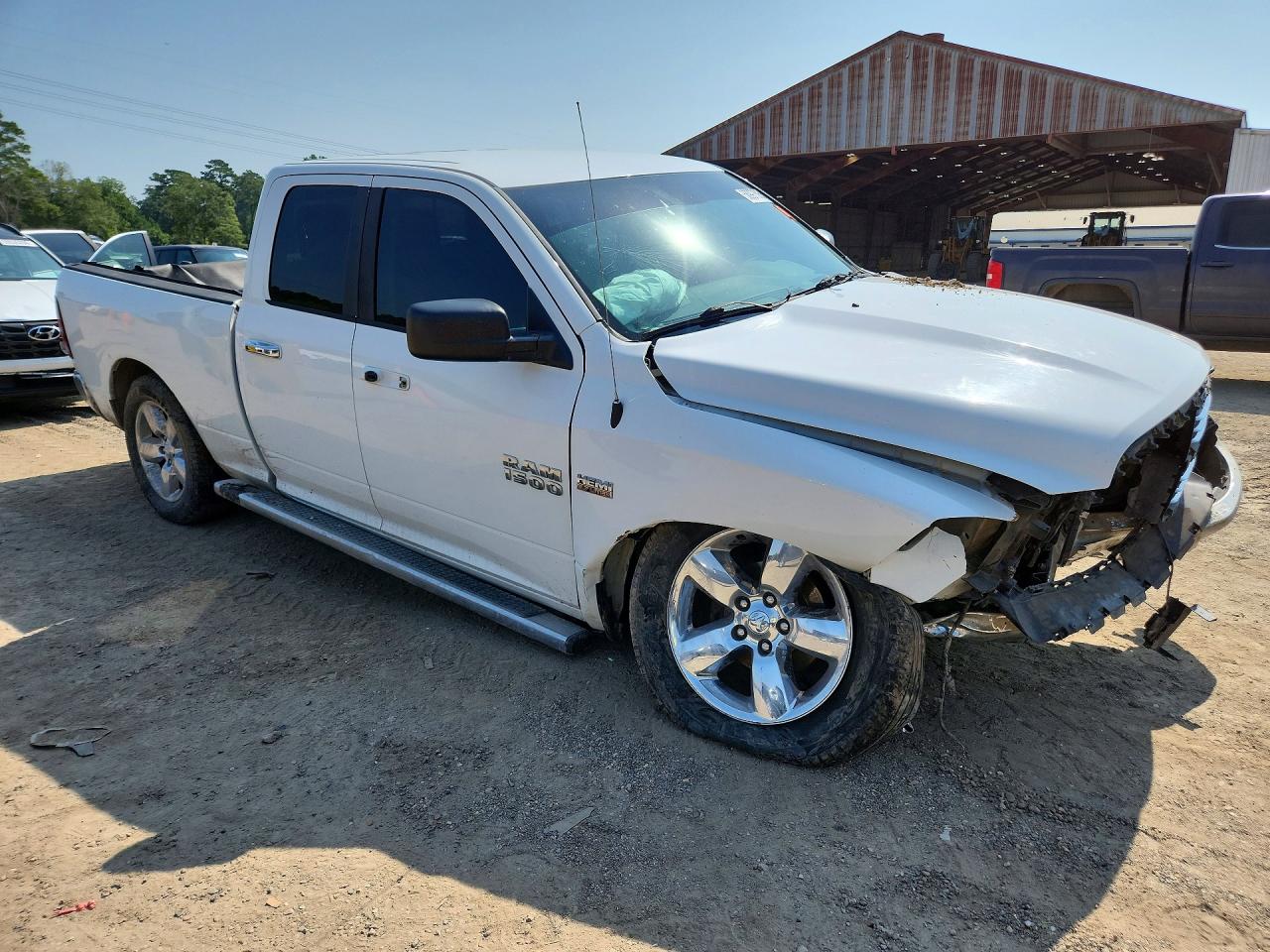 2015 RAM 1500 SLT — снимка 4