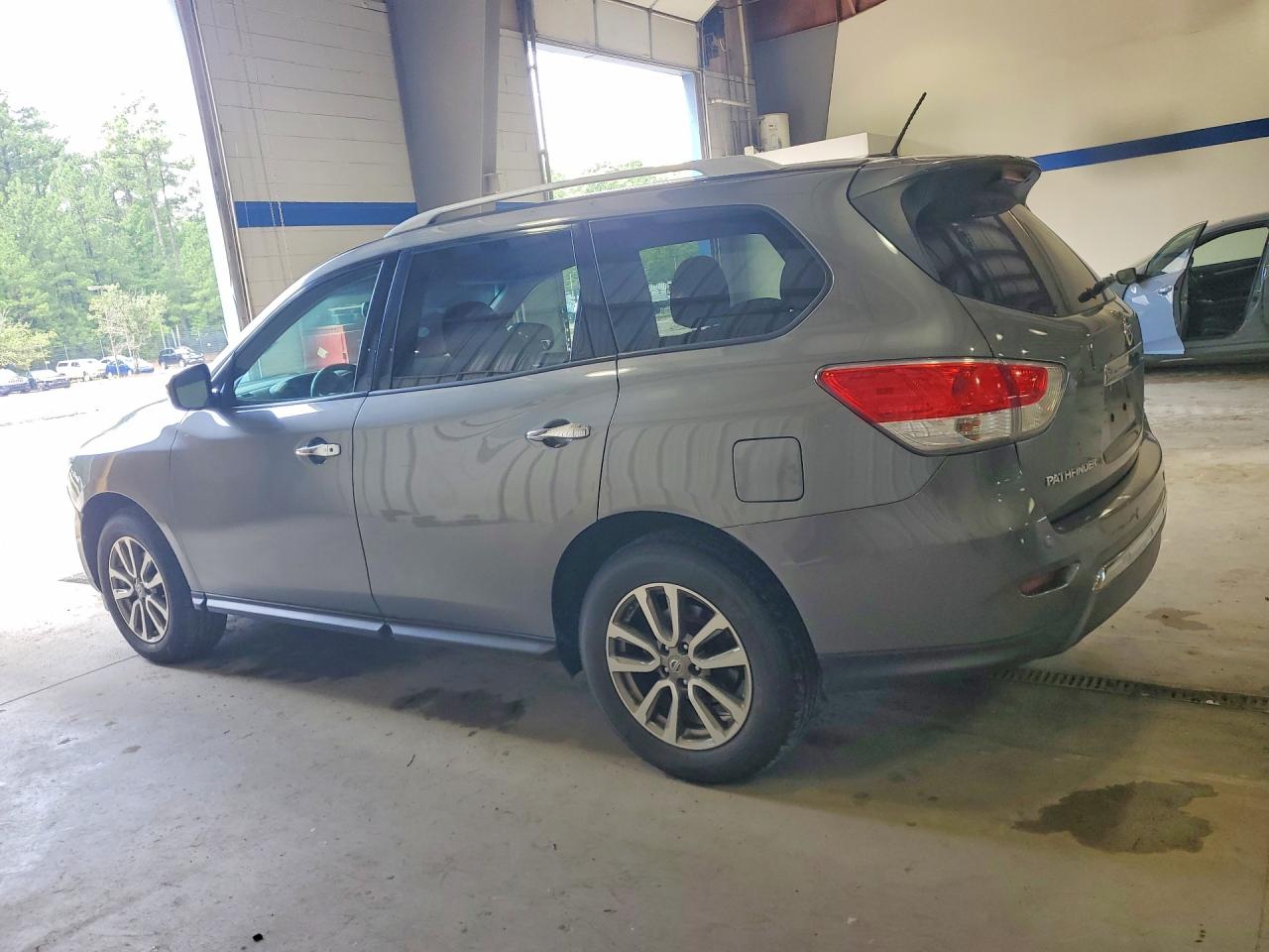 2015 NISSAN PATHFINDER SV — снимка 2
