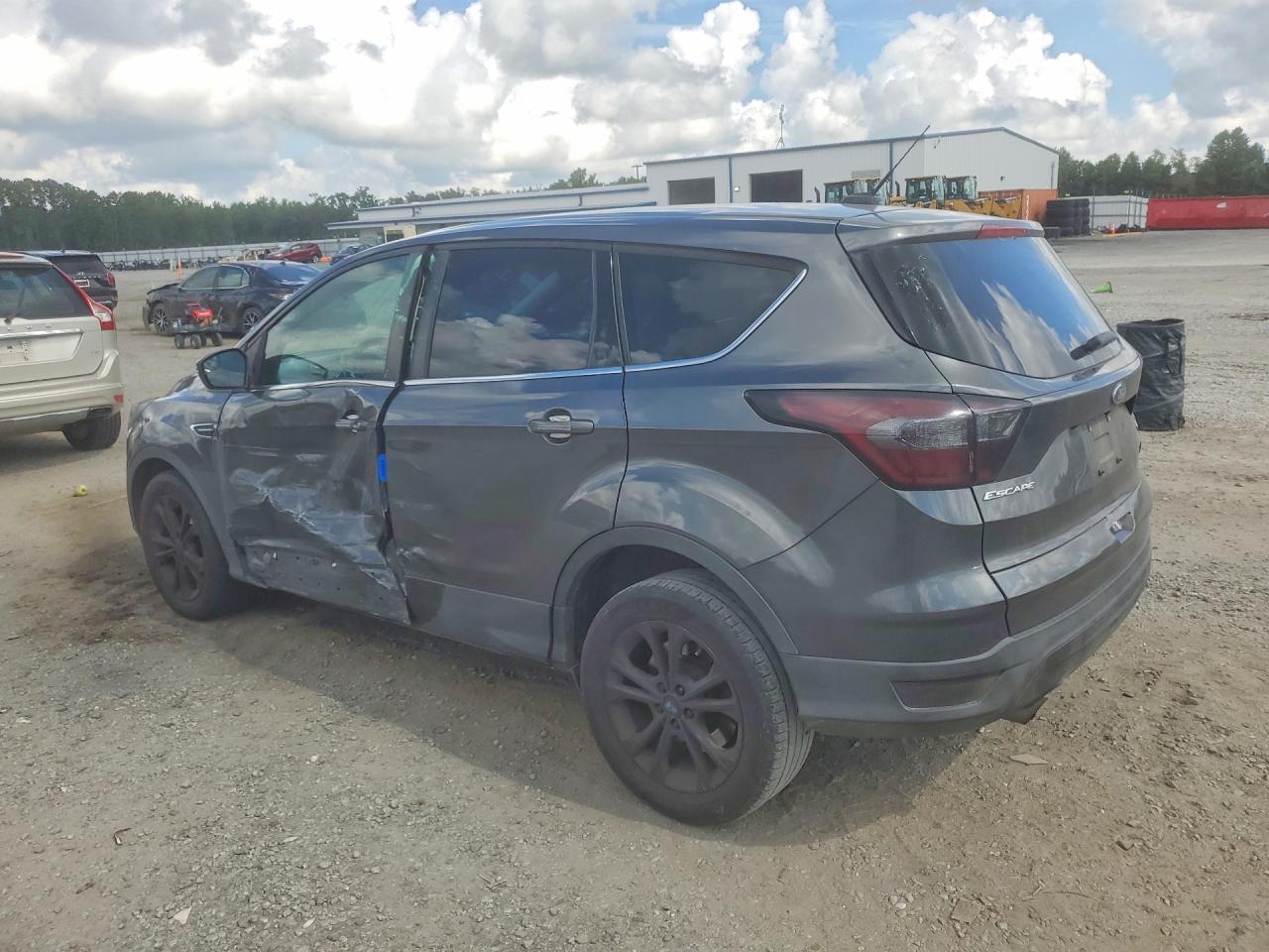 2017 FORD ESCAPE SE — снимка 2