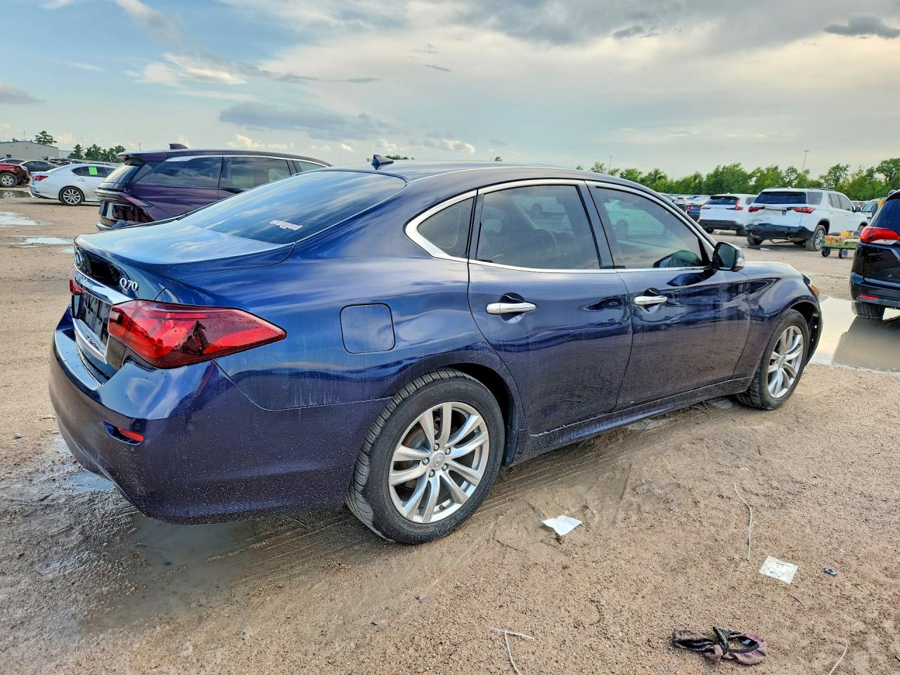 2015 INFINITI Q70 3.7 — снимка 3