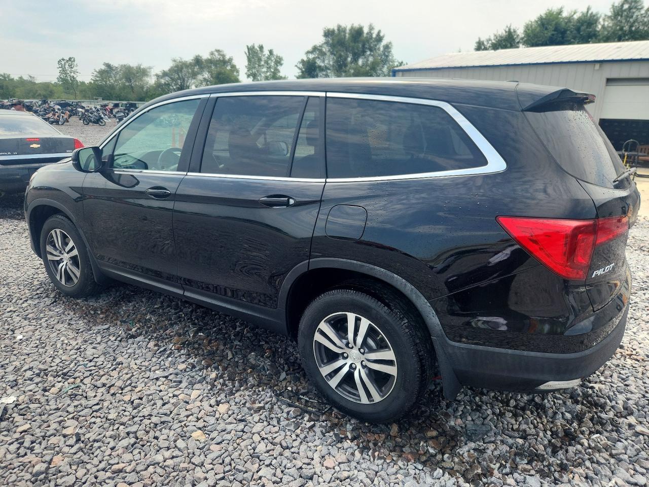 2017 HONDA PILOT EXL — снимка 2