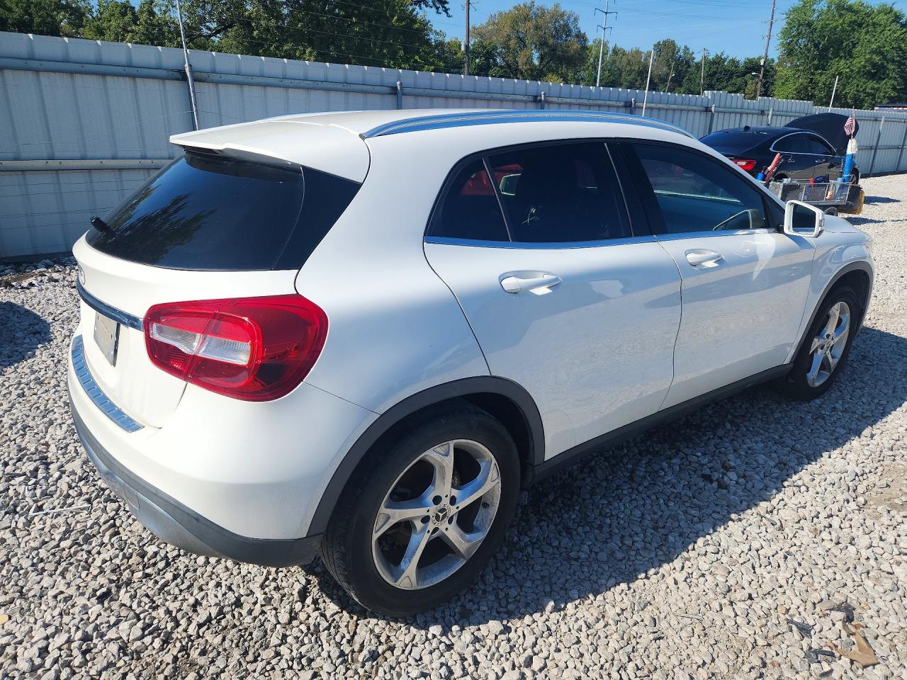2019 MERCEDES-BENZ GLA 250 — снимка 3