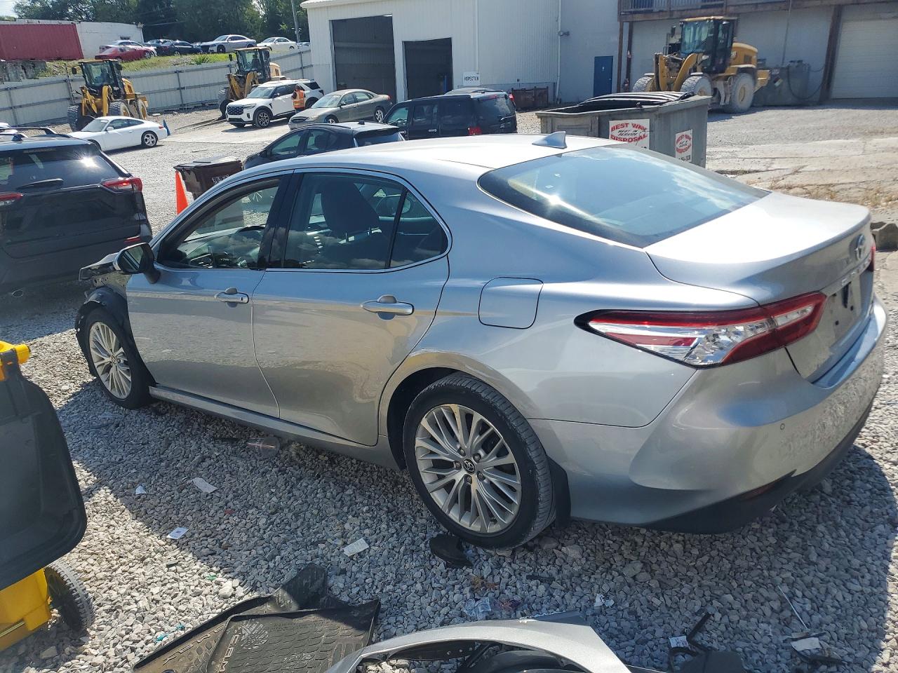2020 TOYOTA CAMRY XLE — снимка 2