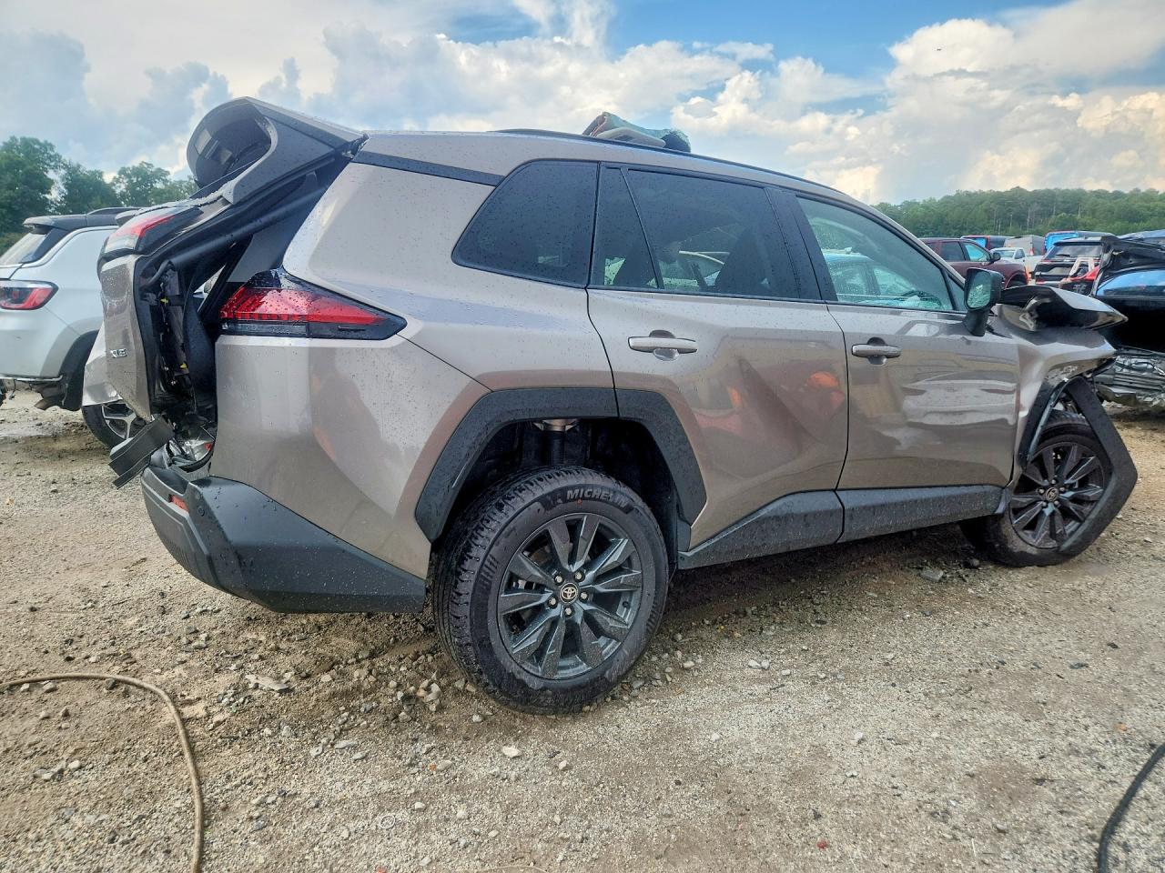 2026 TOYOTA RAV4 XLE PREMIUM — снимка 3