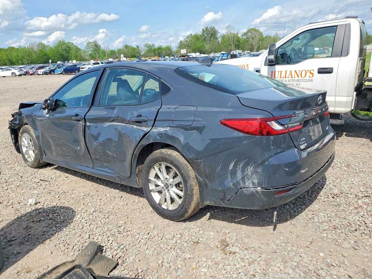 2025 TOYOTA CAMRY LE — снимка 2