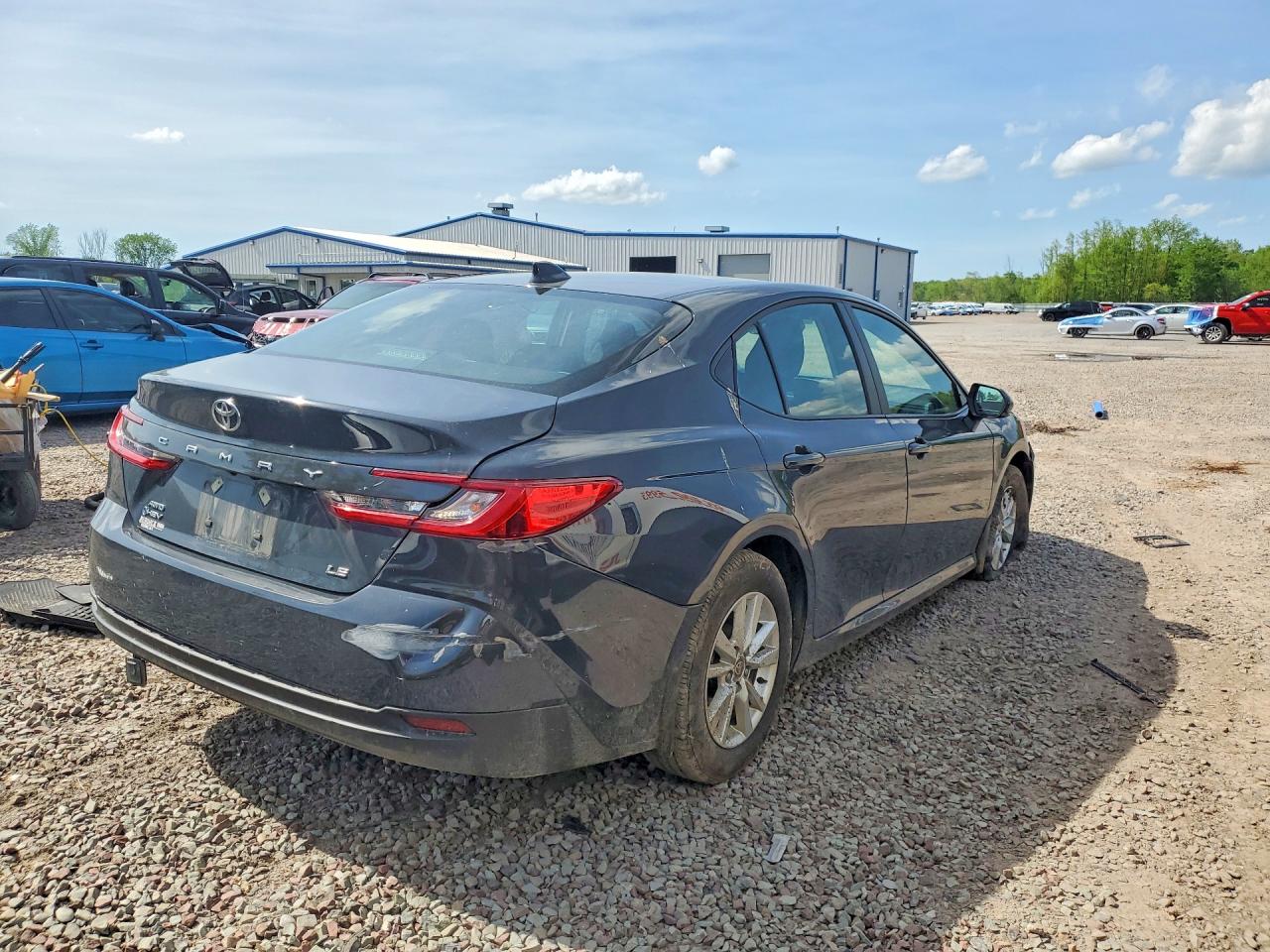 2025 TOYOTA CAMRY LE — снимка 3