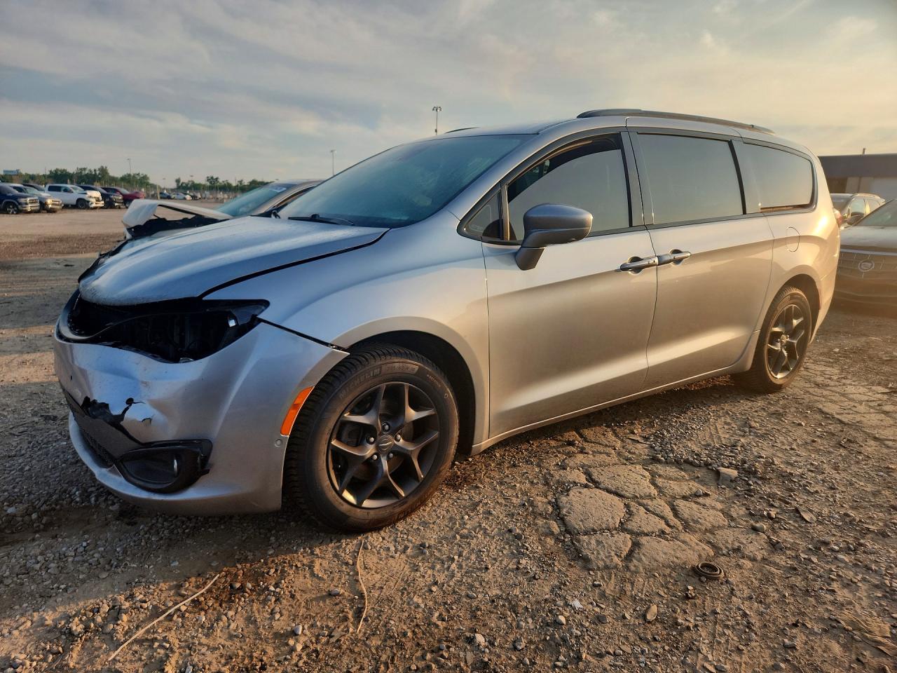 2019 CHRYSLER PACIFICA TOURING L PLUS