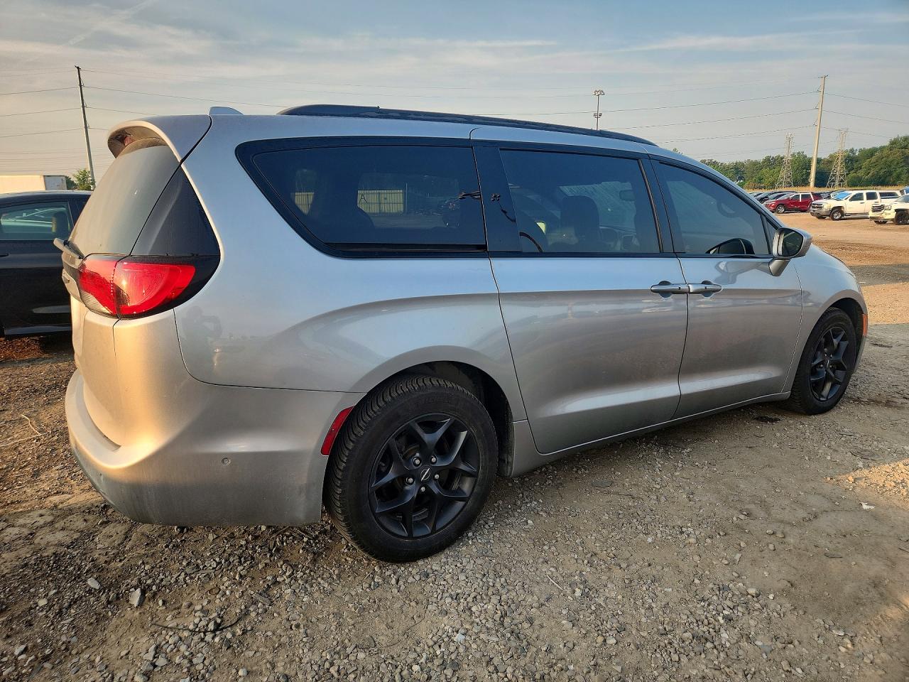 2019 CHRYSLER PACIFICA TOURING L PLUS — снимка 3