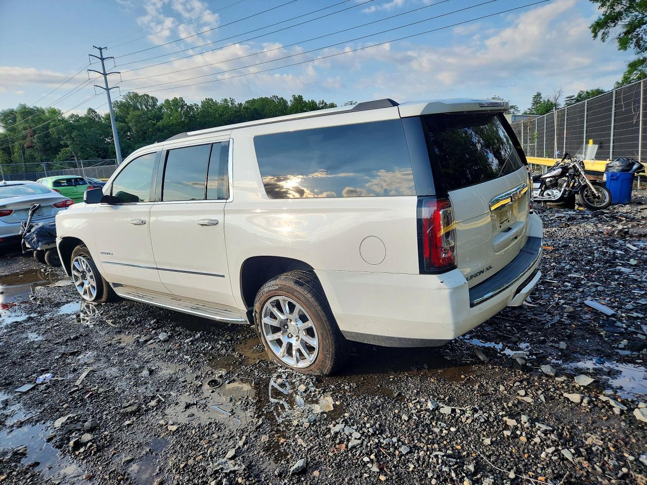 2015 GMC YUKON XL DENALI — снимка 2