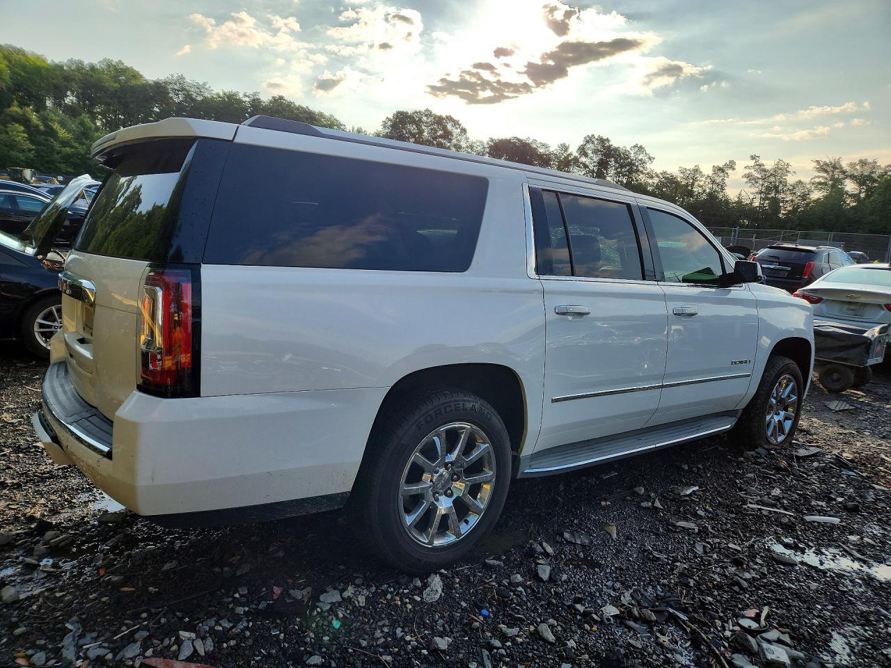 2015 GMC YUKON XL DENALI — снимка 3
